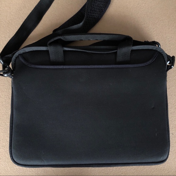 Wenger Swiss Army Legacy Notebook Laptop Sleeve - Picture 3 of 4